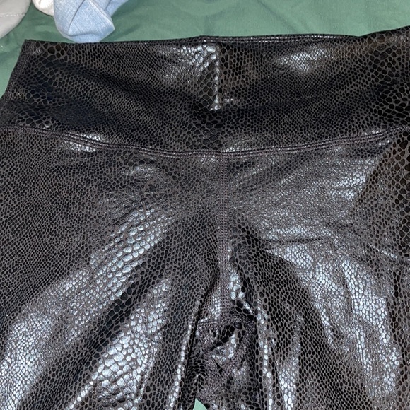 Size medium black snake chintz biker shorts - Picture 2 of 3